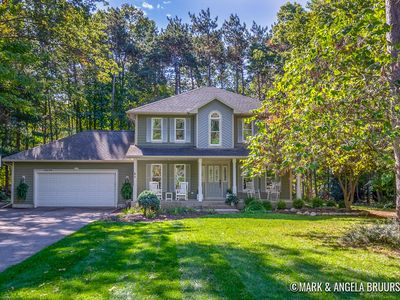 15276 Meadowwood Dr, Grand Haven, MI, 49417