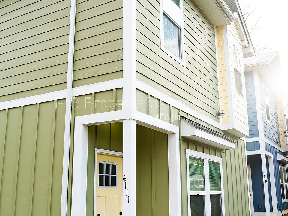 4111 Mountain Trek Way