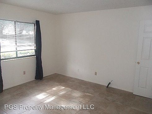 5th image of 2321 Oak Park Way