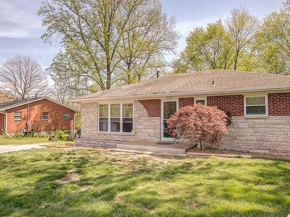 600 Valencia Dr, Belleville, IL 62223