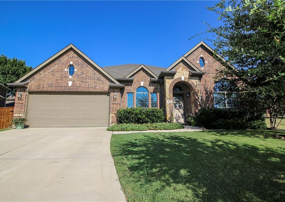 1st image of 900 Tara Dr
