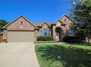 900 Tara Dr, Burleson, TX 76028