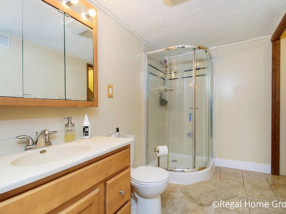 4th image of 615 Saint Clair Ave NW