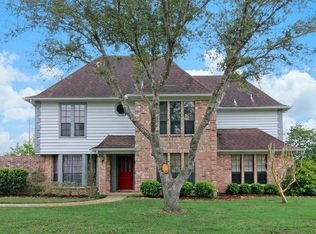 203 E Viejo Dr, Friendswood, TX 77546