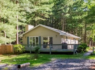 134 Magnolia Dr, Gouldsboro, PA 18424