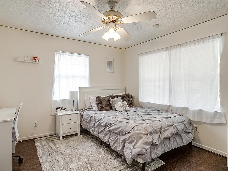 3217 Lubbock Ave #B — Photo 10