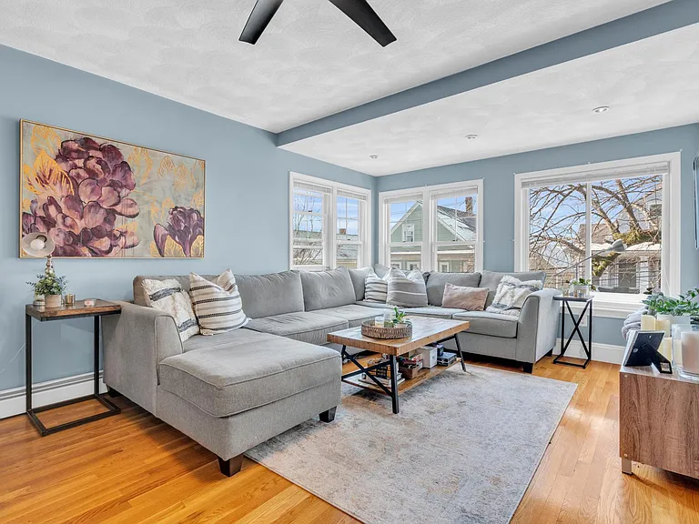 21 Whitman St — Photo 1