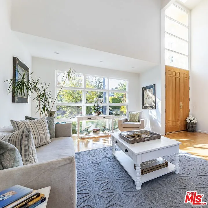 4 bed, 4.0 bath, 3100 sqft, $17,950 — Photo 3