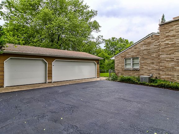 2nd image of 40518 N Il Route 83