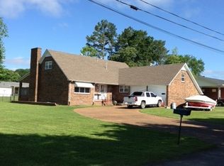 203 3rd Ave N, Collinwood, TN 38450