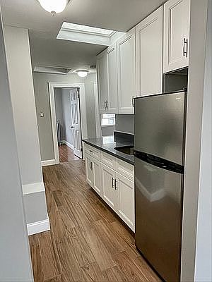 1st image of 21-52 28th St Unit 2