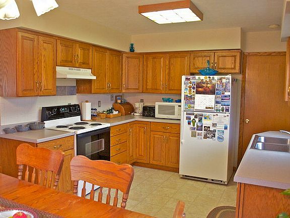 4th image of 638 Marion Ave