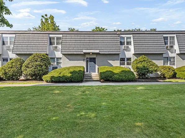 15 White Gate Drive #F, Wappingers Falls, NY 12590