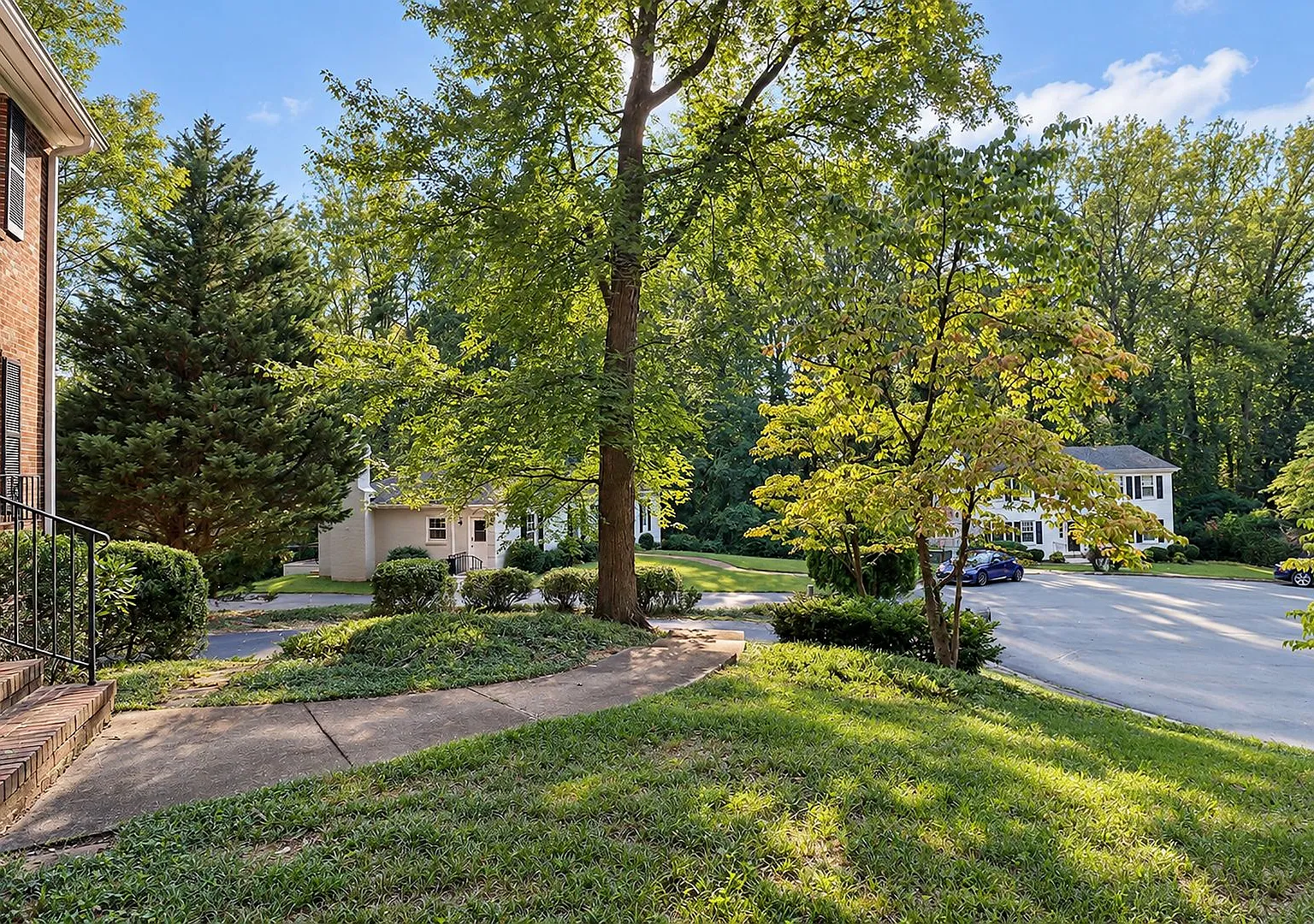 Move-in Ready + Dog-Friendly Canterbury Hills Home, Minutes to UVA & Barracks Road — Photo 2