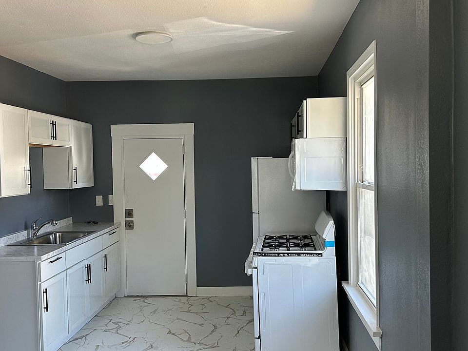 1st image of 409 Tay St