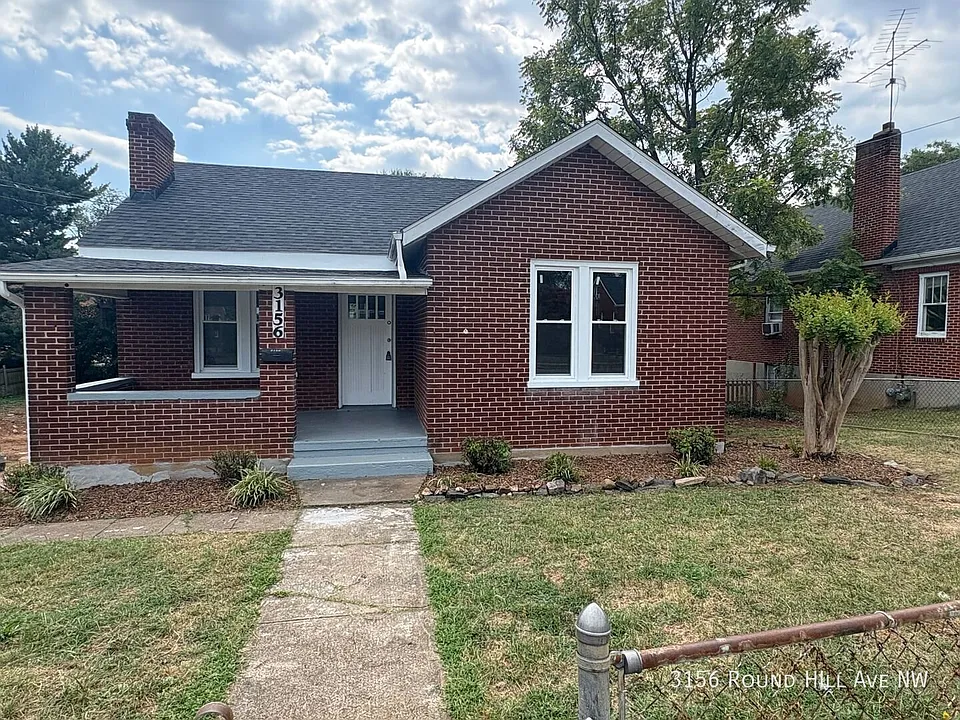 3156 Round Hill Ave NW