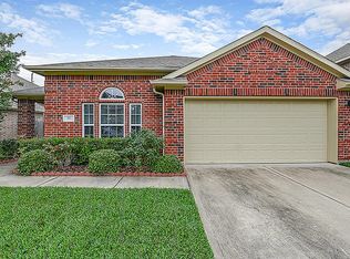 525 Reddingwood Ln, La Marque, TX 77568