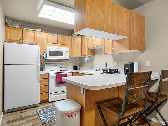 3rd image of 1245 N Riverside Ave #38