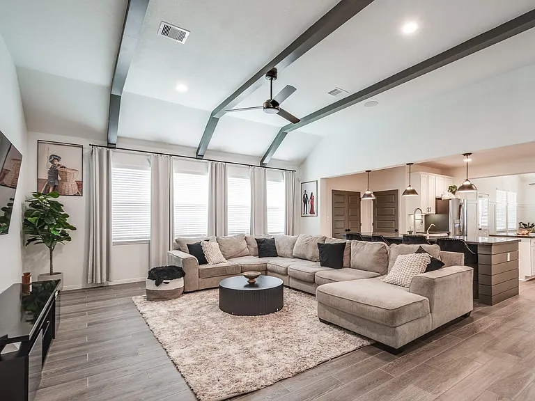 14231 Angelina Dr — Photo 9