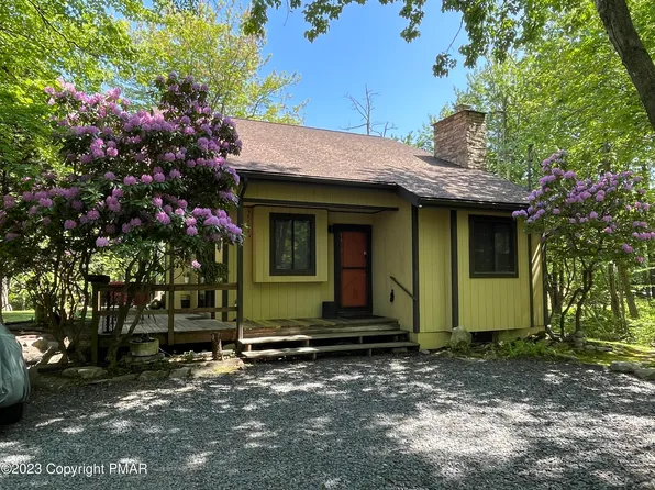 134 Ash Dr, Long Pond, PA 18334