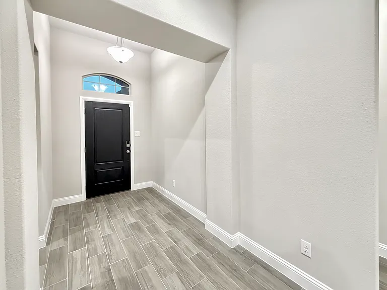 3648 Walnut Ridge Dr — Photo 2