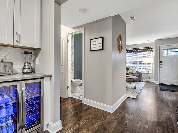 5th image of 351 Connecticut St