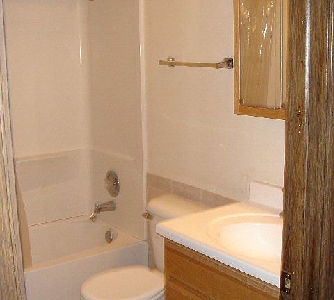 5th image of 198 Gladstone Dr APT 102