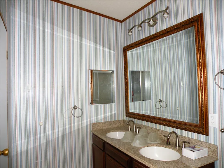 37 Riverside Ln #A — Photo 5