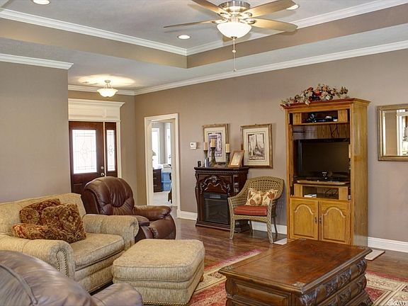 3rd image of 2301 Saxony Blvd