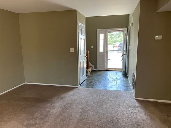 5th image of 266 Abbey Dr