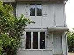 615 Hickory Hill Ln, Des Moines, IA 50317