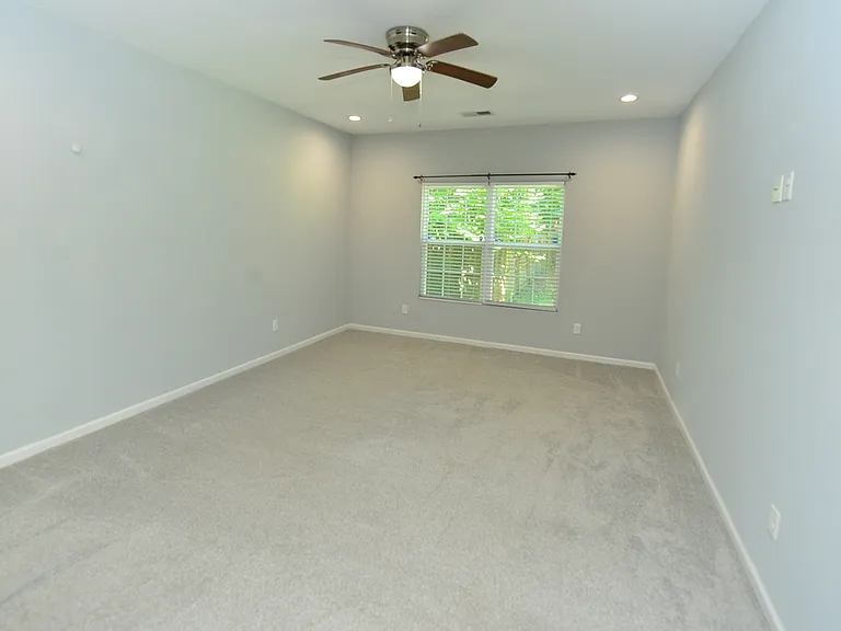 4219 Helen St — Photo 11