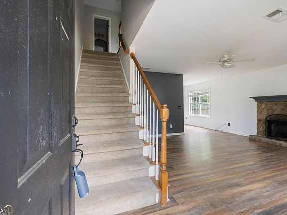 4th image of 147 Richmond Dr