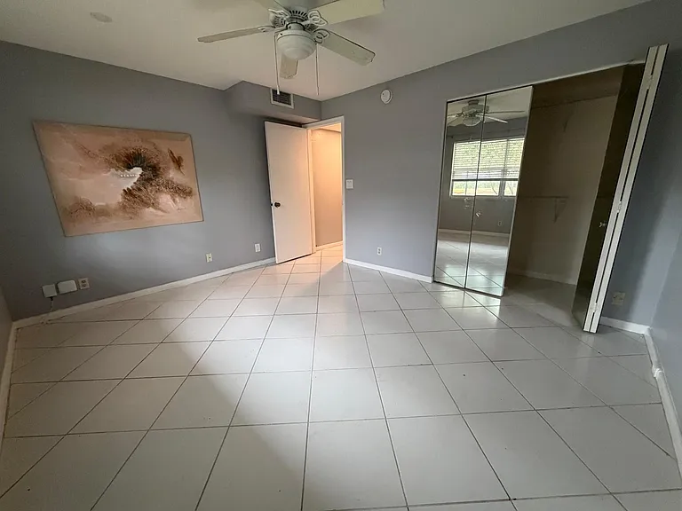 2402 Antigua Cir #D1 — Photo 10
