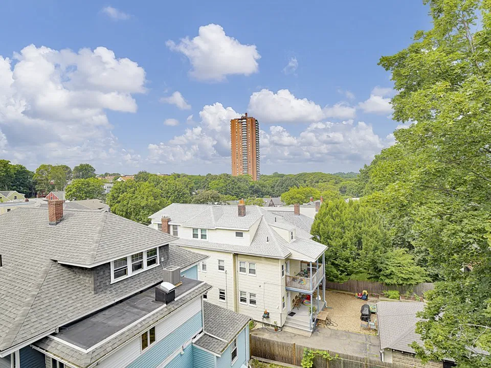 339 S Huntington Ave
