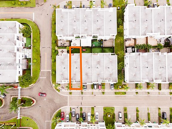 5th image of 10279 NW 72nd St