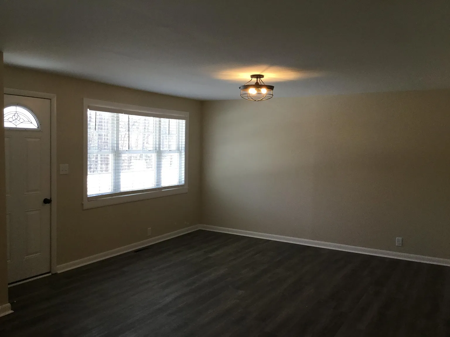 4407 N Highway 101 — Photo 2