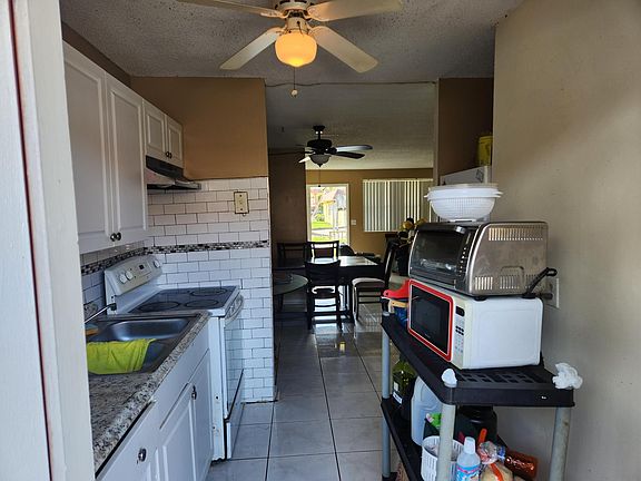 2nd image of 850 E Commercial Boulevard #115b