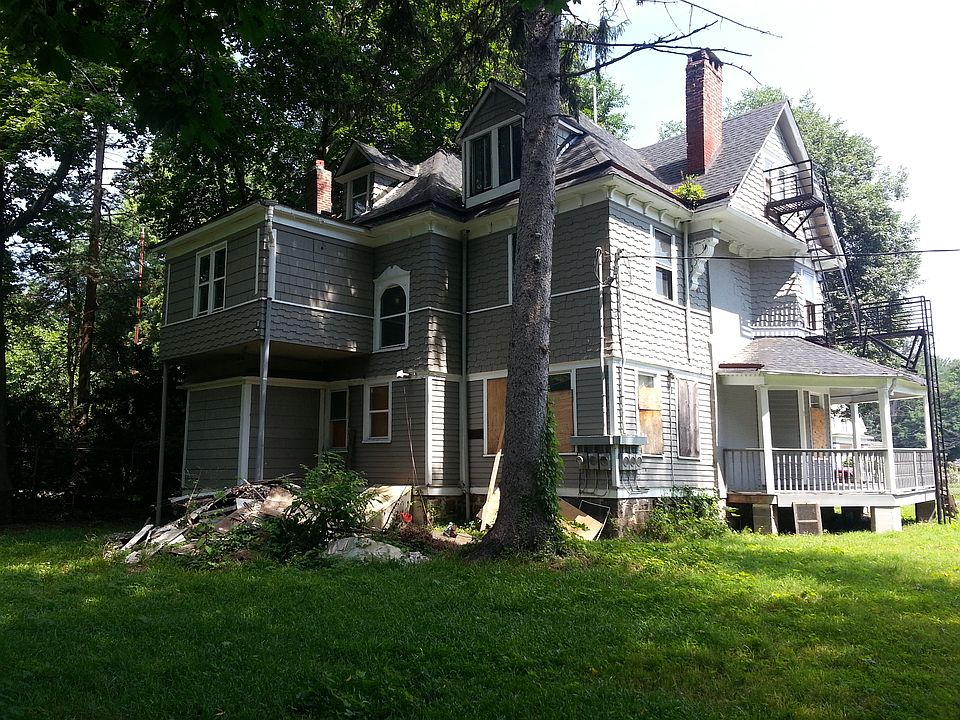 2nd image of 801 Carteret Ave