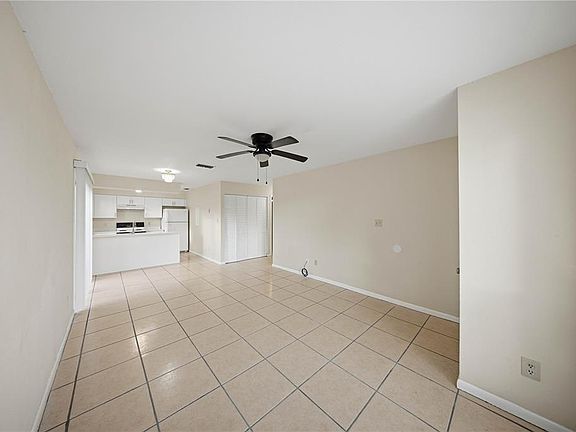 3rd image of 5335 SE 28th Ln