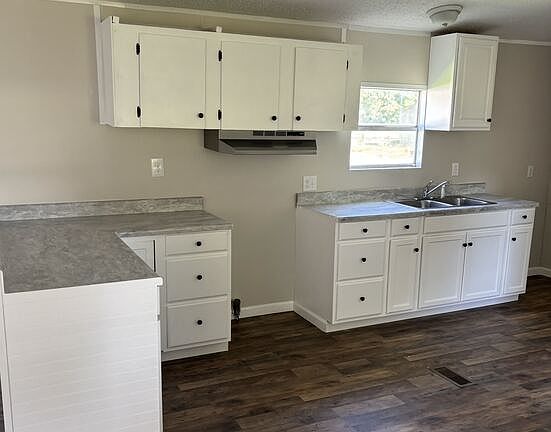 2nd image of 2900 Sand Rd #230