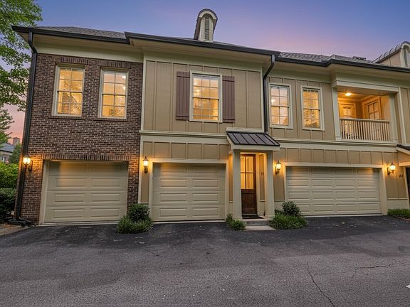 2nd image of 523 Grant Park Ct
