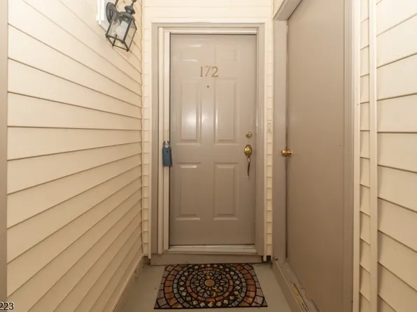 172 Potomac Dr, Basking Ridge, NJ 07920
