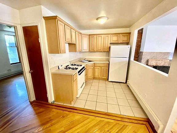 4th image of 38 Greene Ave #2A
