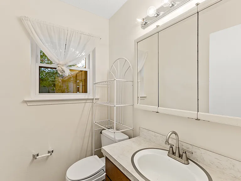 929 Meadow Mead Dr — Photo 4