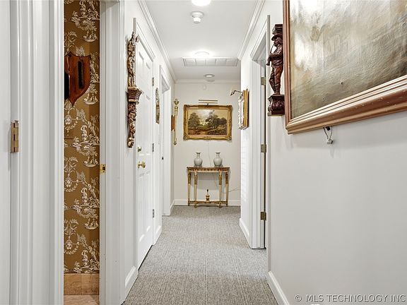 4th image of 3615 Country Club Dr