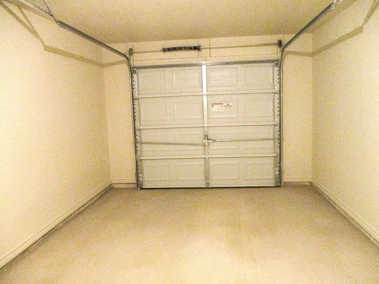 1511 Justin Loop #B — Photo 16