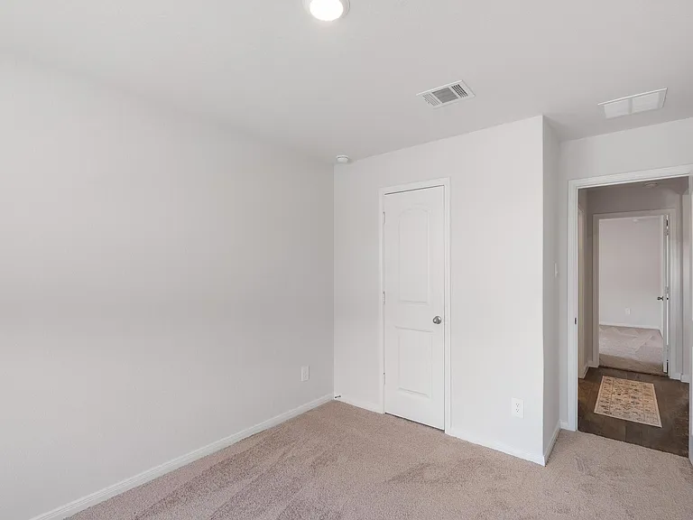 205 Bethpage Dr — Photo 5