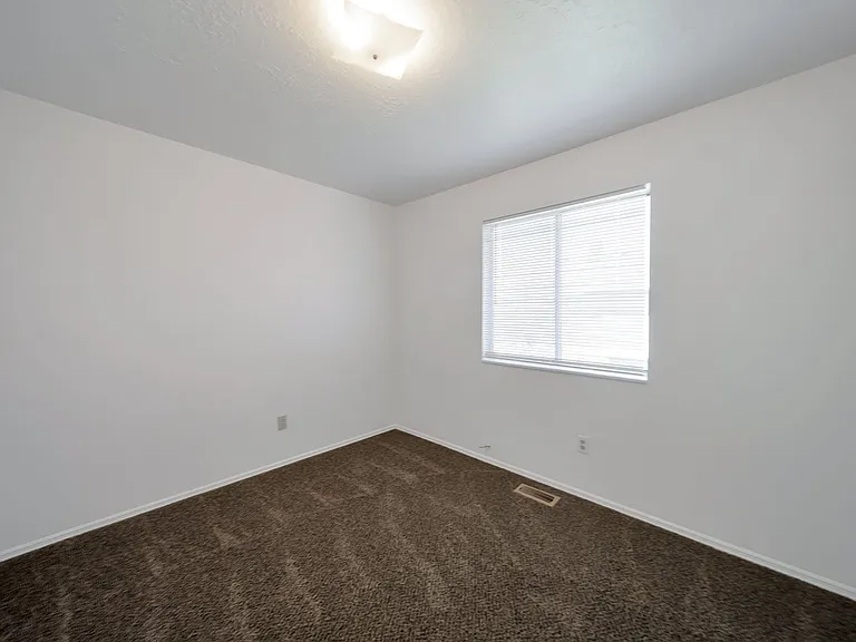 558 N Redwood Rd #2 — Photo 9