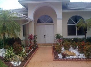 10260 SW 12th St, Pembroke Pines, FL 33025